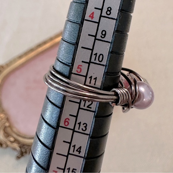 Handmade Wire Wrapped Ring Floral Rose Glass Purple Pearls Metal Hand Done - Picture 11 of 11